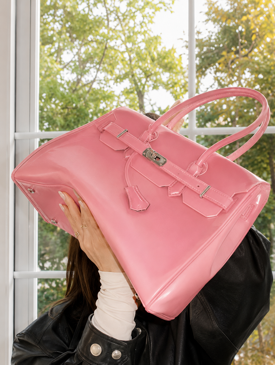 Gros plan sur la matière translucide premium d'un sac jelly Firkin Jelly
