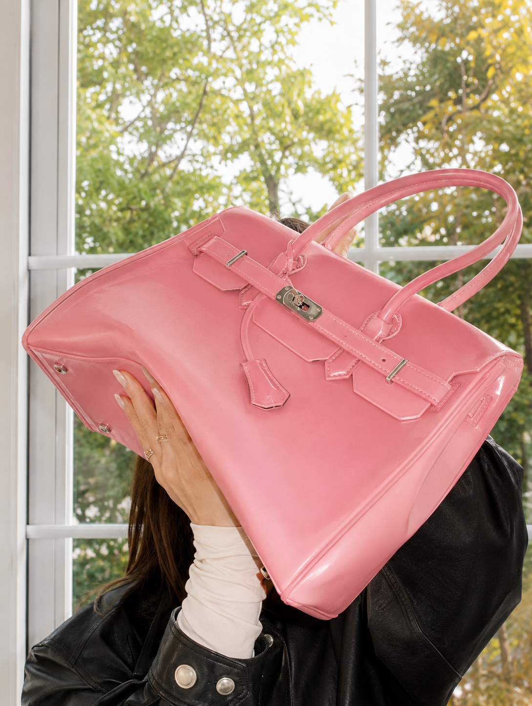 Gros plan sur la matière translucide premium d'un sac jelly Firkin Jelly