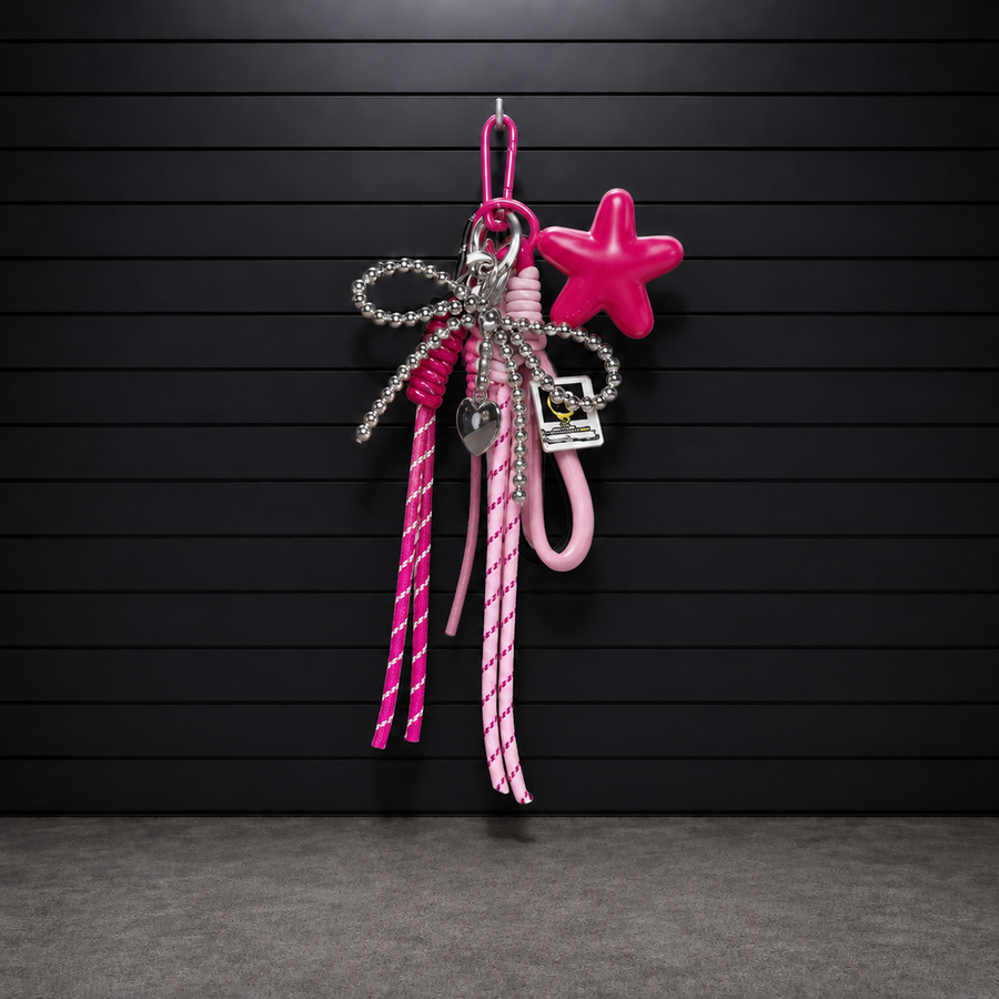 Bijou de sac Jelly Star Charm Candy Pink, étoile effet gelée rose, nœud en chaîne bille et lanières tressées roses - Firkin Jelly