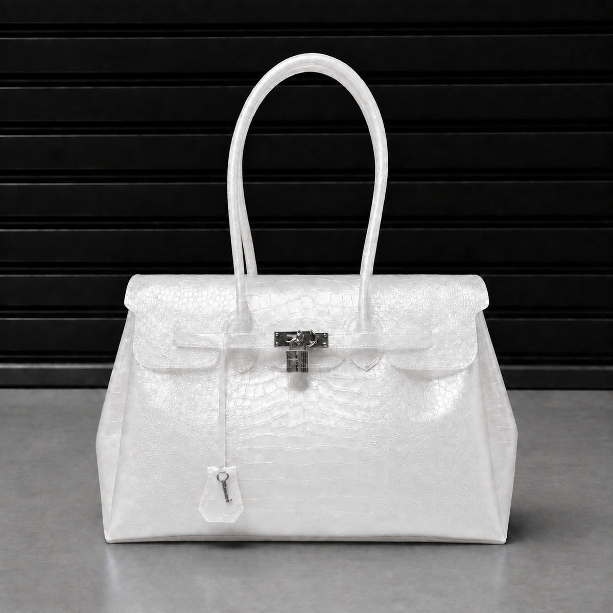 Sac à main Jelly Croco Ivory en TPU premium gaufré effet crocodile blanc ivoire nacré, finition satinée et fermoir cadenas