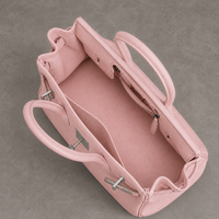 Sac Jelly Élan Pétale ouvert, vue plongeante sur l'intérieur en cuir grainé rose pétale
