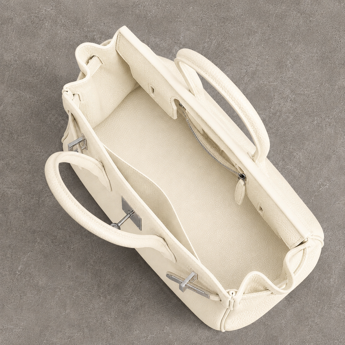 Sac Jelly Élan Ivoire ouvert, vue plongeante sur l'intérieur en cuir grainé blanc ivoire