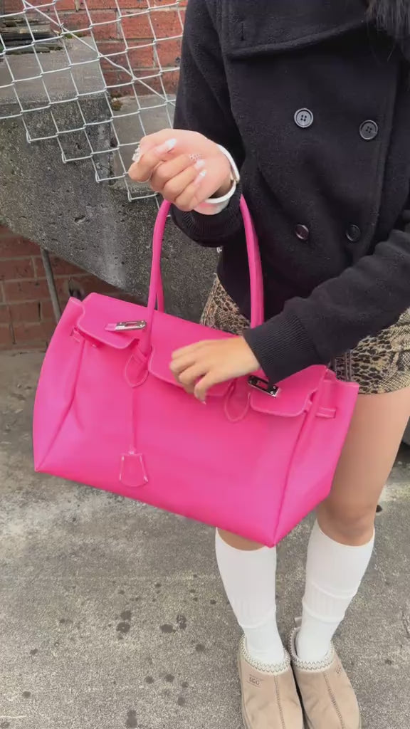 Vidéo de présentation du sac Jelly Firkin Cherry Blush rose fuchsia en TPU transparent effet gelée